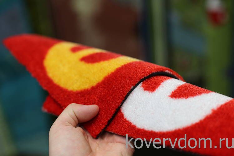 Ковер на резиновой основе с логотипом для примерочной магазина Elit Ковер на резиновой основе с логотипом для примерочной магазина Elit